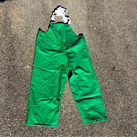 Tingley - Safetyflex - Green Overalls - Chemical Resistant - Picture 2 of 6
